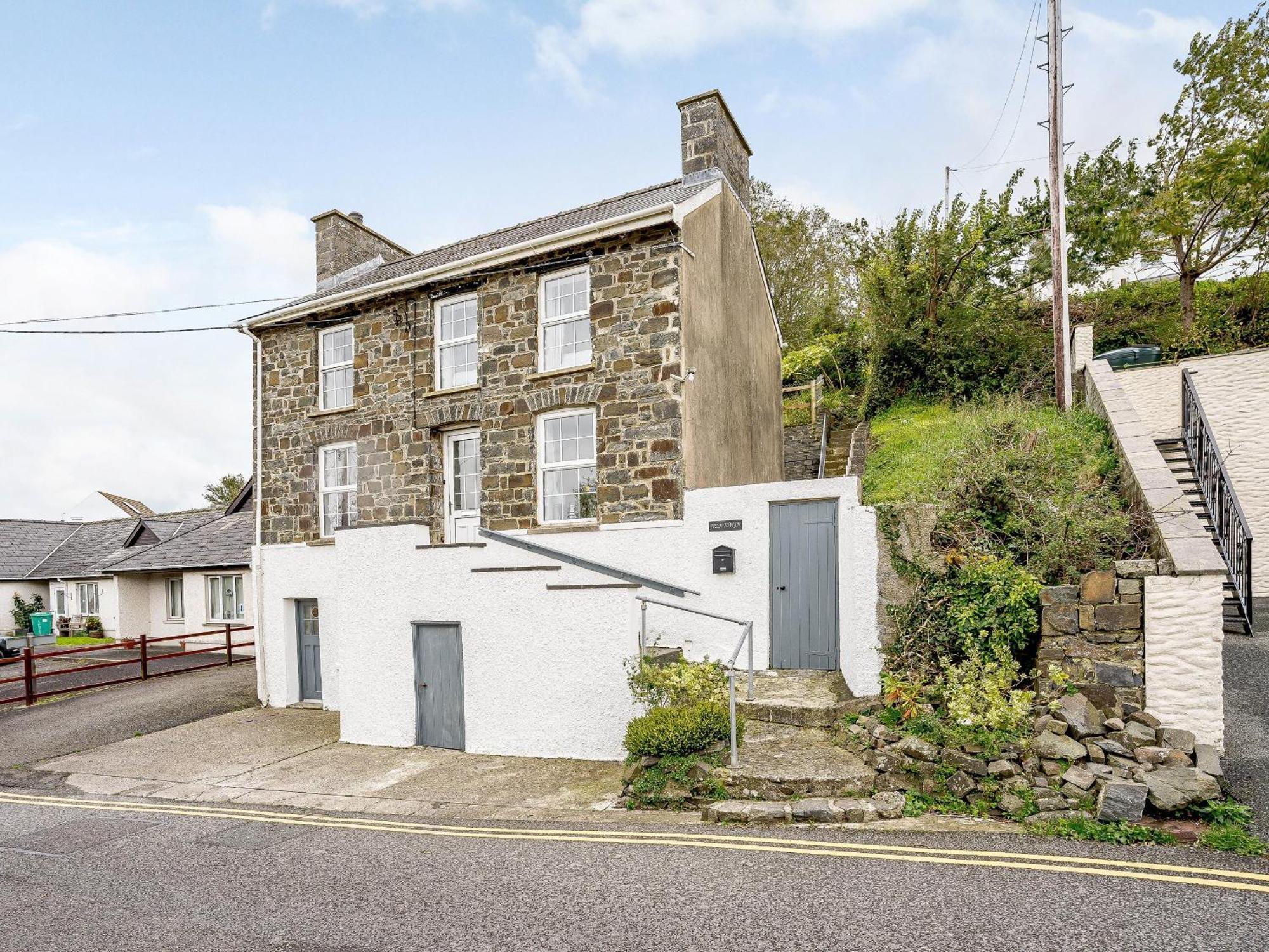 Fron Towyn *